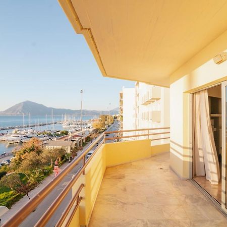 Sea Front Luxury Apartment Patras Exterior photo