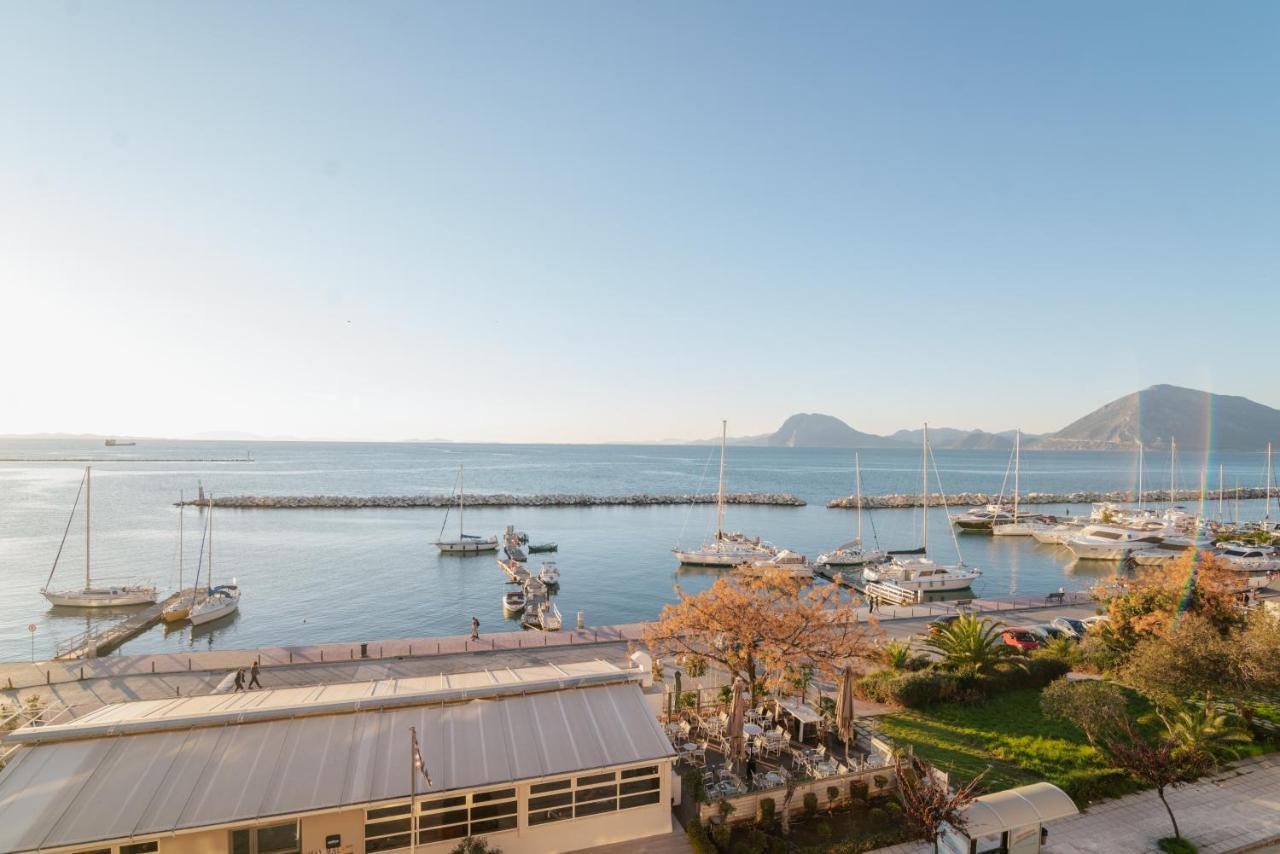 Sea Front Luxury Apartment Patras Exterior photo
